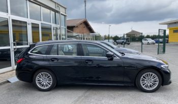 BMW 320 d Touring Luxury pieno