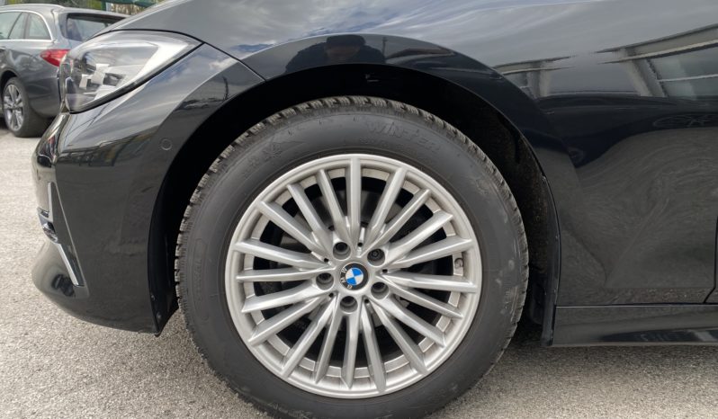BMW 320 d Touring Luxury pieno