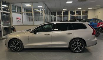 VOLVO V60 B4 (d) automatico Plus Dark MILD HYBIRD N1 pieno