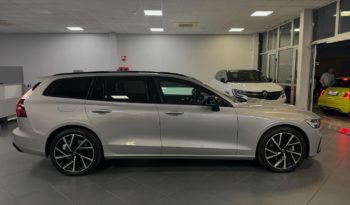 VOLVO V60 B4 (d) automatico Plus Dark MILD HYBIRD N1 pieno