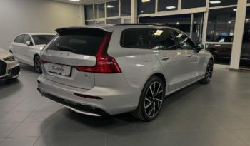 VOLVO V60 B4 (d) automatico Plus Dark MILD HYBIRD N1 pieno