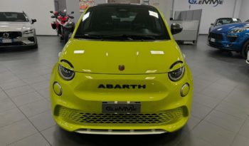 ABARTH 500e Scorpionissima pieno