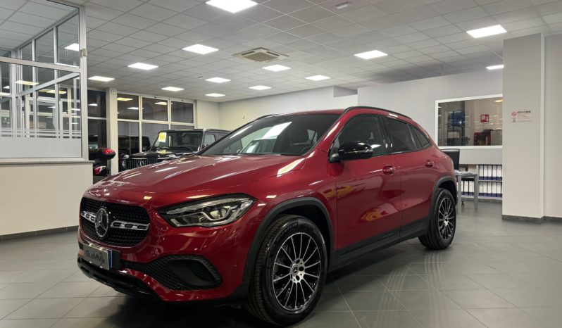 MERCEDES-BENZ GLA 200 Automatic Sport Plus pieno