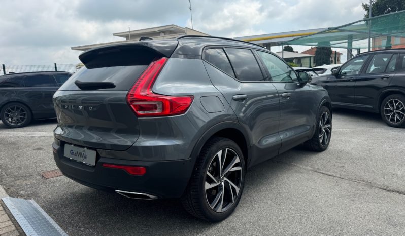 VOLVO XC40 D3 AWD Geartronic R-design pieno