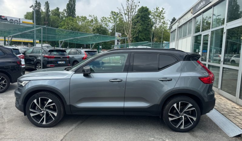 VOLVO XC40 D3 AWD Geartronic R-design pieno