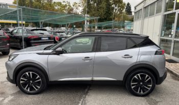 PEUGEOT 2008 motore elettrico 136 CV GT pieno