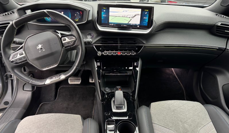 PEUGEOT 2008 motore elettrico 136 CV GT pieno
