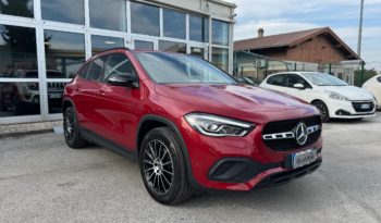 MERCEDES-BENZ GLA 200 Automatic Sport Plus pieno