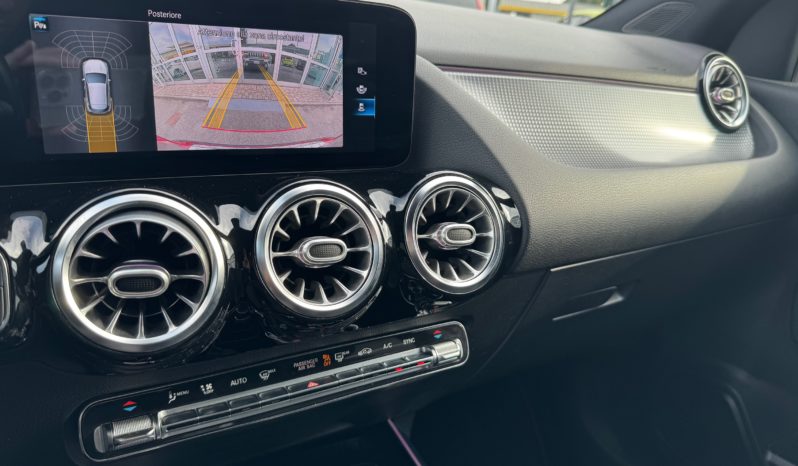 MERCEDES-BENZ GLA 200 Automatic Sport Plus pieno