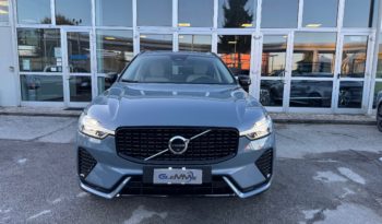 VOLVO XC60 B4 (d) automatico Plus Dark N1 pieno