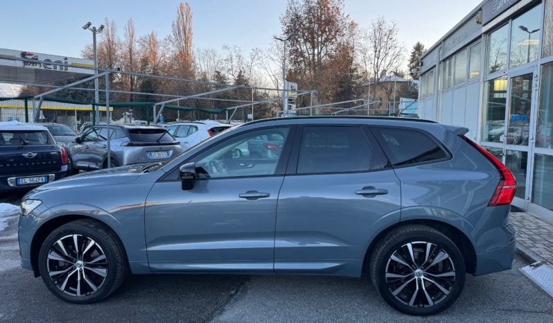 VOLVO XC60 B4 (d) automatico Plus Dark N1 pieno
