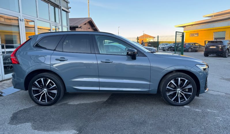 VOLVO XC60 B4 (d) automatico Plus Dark N1 pieno