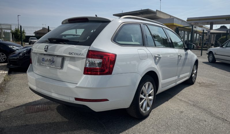 SKODA Octavia 1.6 TDI SCR 115 CV Wagon Executive pieno