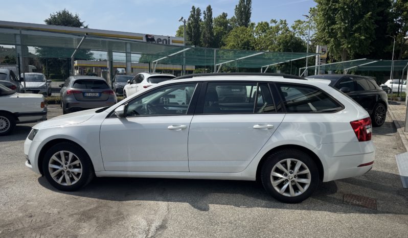 SKODA Octavia 1.6 TDI SCR 115 CV Wagon Executive pieno