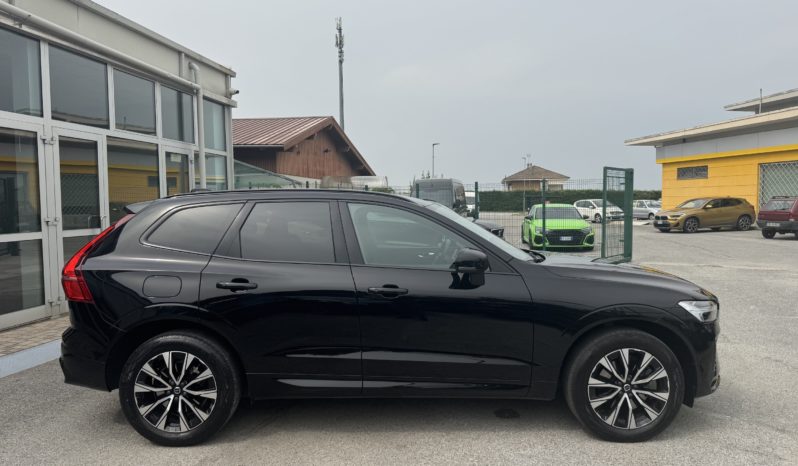 VOLVO XC60 B4 automatico Plus Dark pieno