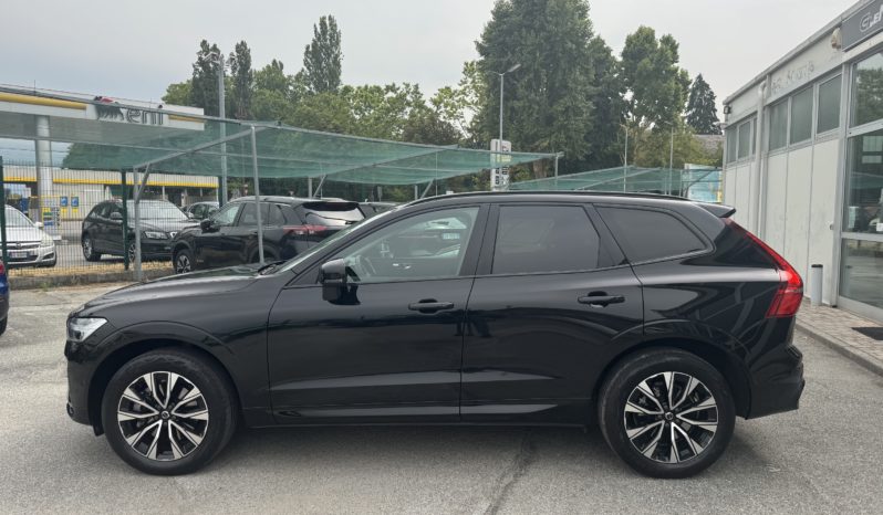VOLVO XC60 B4 automatico Plus Dark pieno