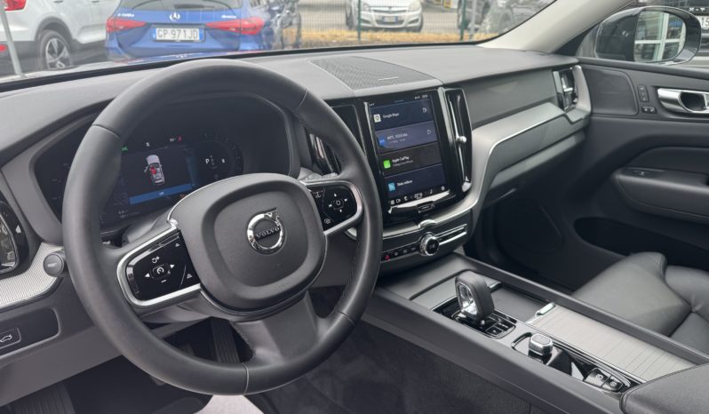VOLVO XC60 B4 automatico Plus Dark pieno