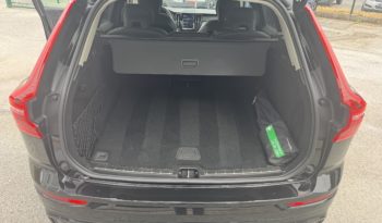 VOLVO XC60 B4 automatico Plus Dark pieno