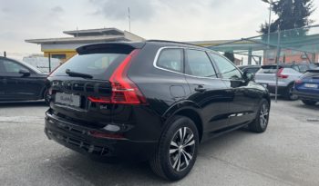 VOLVO XC60 B4 (d) AWD Geartronic Momentum pieno