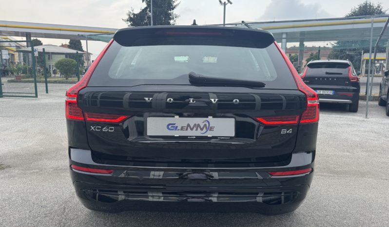 VOLVO XC60 B4 (d) AWD Geartronic Momentum pieno