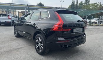 VOLVO XC60 B4 (d) AWD Geartronic Momentum pieno