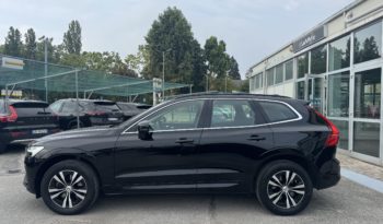 VOLVO XC60 B4 (d) AWD Geartronic Momentum pieno