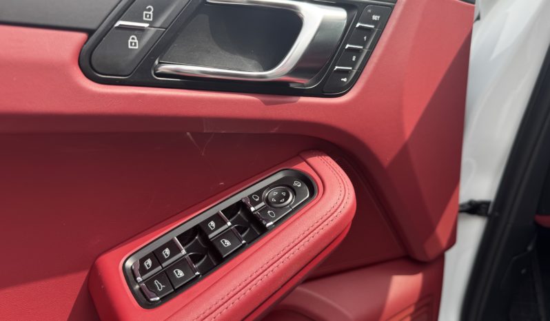 PORSCHE Macan 2.0 pieno