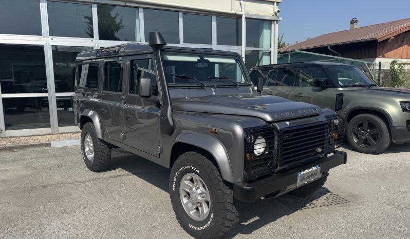 LAND ROVER Defender 110 2.4 TD4 Station Wagon SE pieno