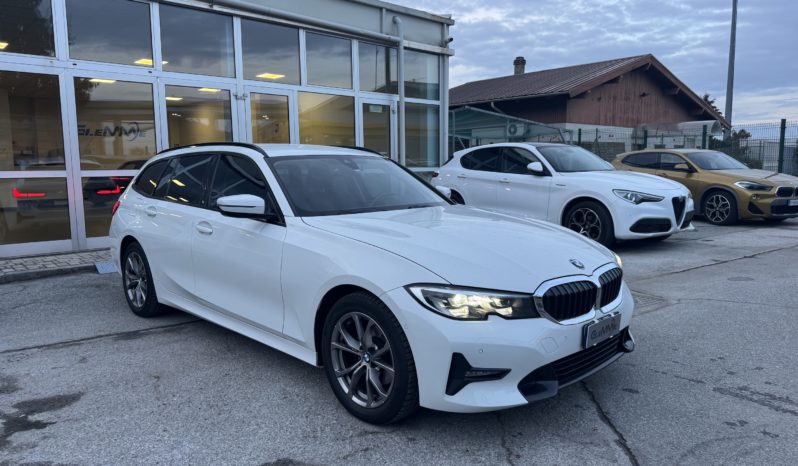 BMW 320 d Touring Sport pieno