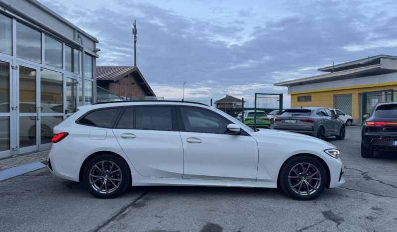 BMW 320 d Touring Sport pieno