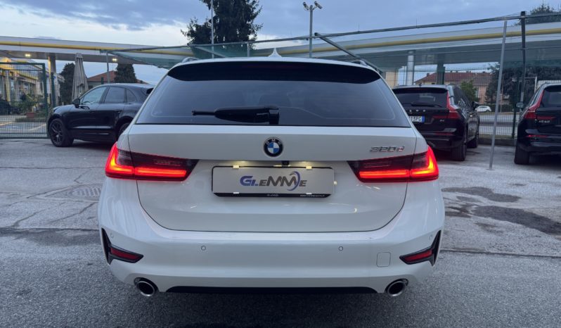 BMW 320 d Touring Sport pieno