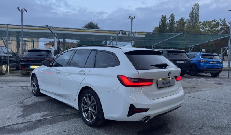 BMW 320 d Touring Sport pieno