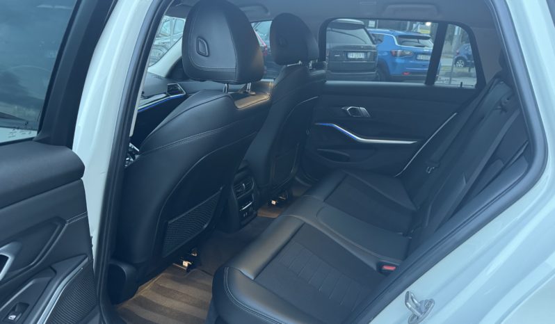 BMW 320 d Touring Sport pieno
